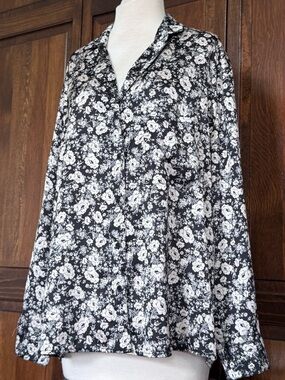 Self Esteem Monochrome Satin Liquid Drape Floral Button Up Shirt XL